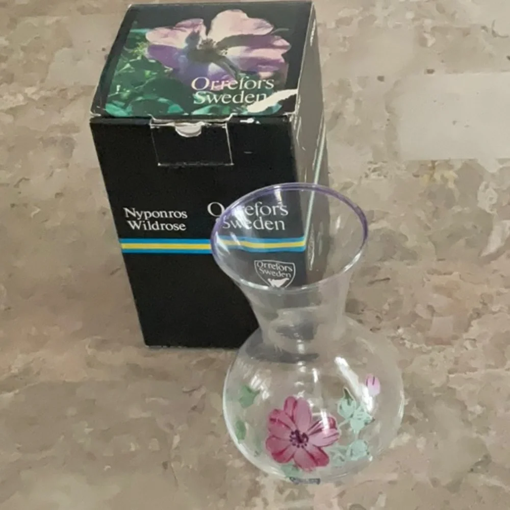 ORREFORS Hand Painted & Signed 5” Vase